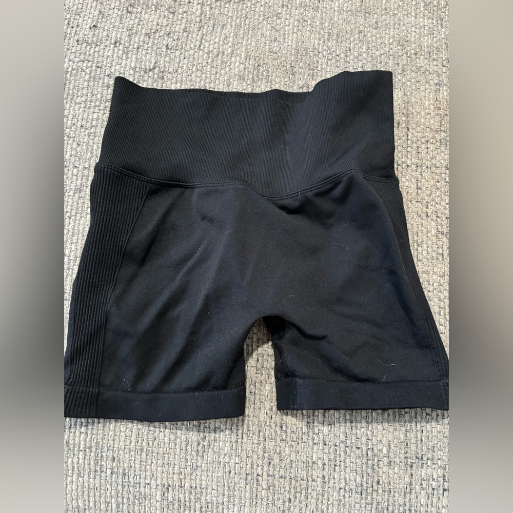 SOLD Yeoreo Scrunch shorts